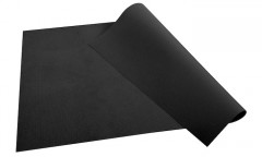 SET DE TABLE SPUNBOND NOIR 60GRS 30X40 CM (100 U)