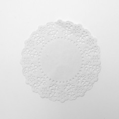 DENTELLE RONDE BLANCHE AJOUREE D.12 CM (250 U)